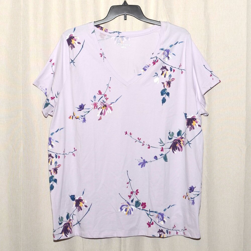 NWT 3X Ava & Viv Light Lavender V-Neck Tee "Painted" Wildflower Floral Print Top